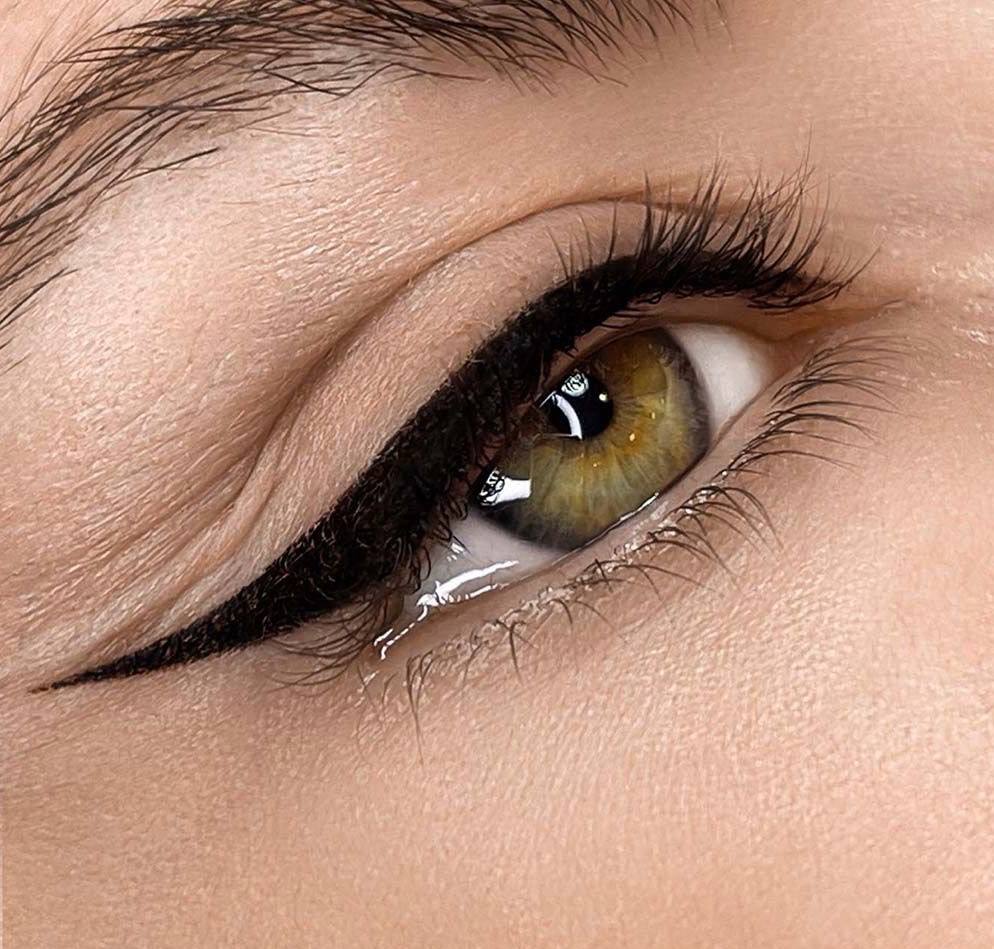 <span style="font-weight: 700;">Classic Eyeliner</span>